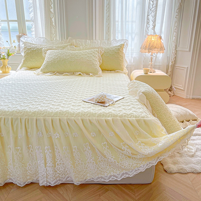 91家纺网 家纺一手货源 找家纺 鼎丰家纺 2025新款蕾丝夹棉床裙-洛可可系列 洛可可-黄