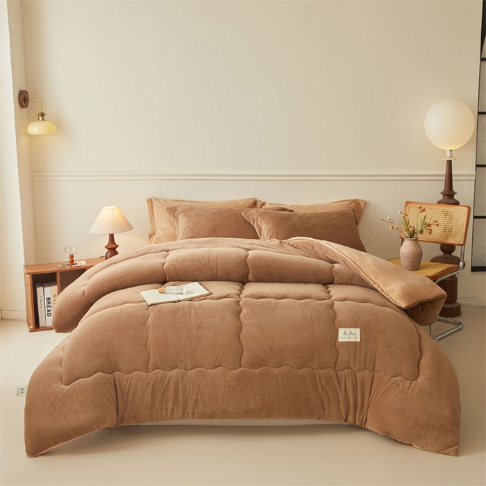 91家纺网 家纺一手货源 找家纺 吉祥家纺 2025新款牛奶绒冬被系列被子被芯 咖啡