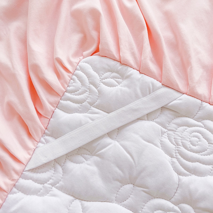 91家纺网 家纺一手货源 找家纺 （总）鼎丰家纺 2025新款纯色夹棉床裙-玫瑰之恋