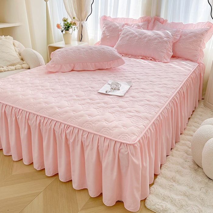 91家纺网 家纺一手货源 找家纺 （总）鼎丰家纺 2025新款纯色夹棉床裙-玫瑰之恋