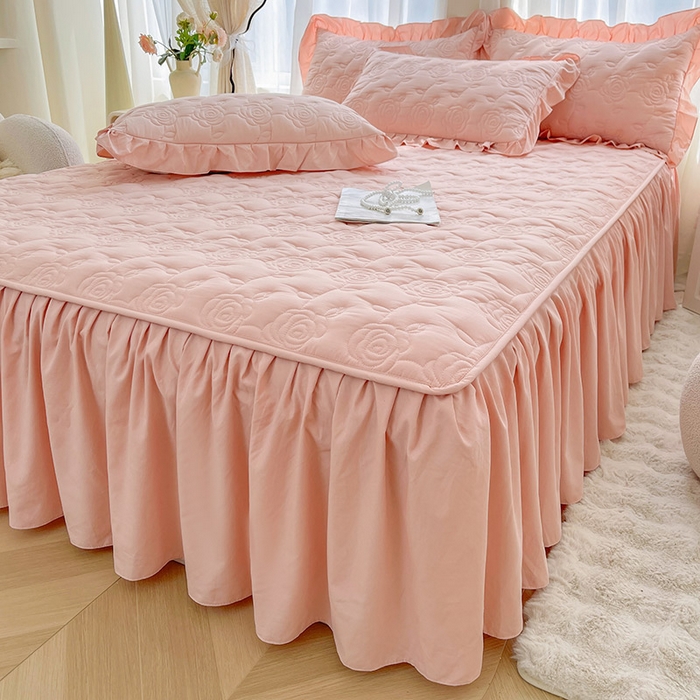 91家纺网 家纺一手货源 找家纺 （总）鼎丰家纺 2025新款纯色夹棉床裙-玫瑰之恋