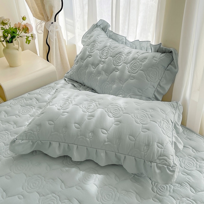 91家纺网 家纺一手货源 找家纺 鼎丰家纺 2025新款纯色夹棉床裙-玫瑰之恋 玫瑰之恋-浅灰