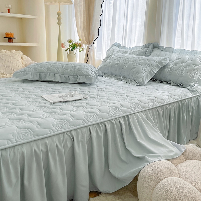 91家纺网 家纺一手货源 找家纺 鼎丰家纺 2025新款纯色夹棉床裙-玫瑰之恋 玫瑰之恋-浅灰