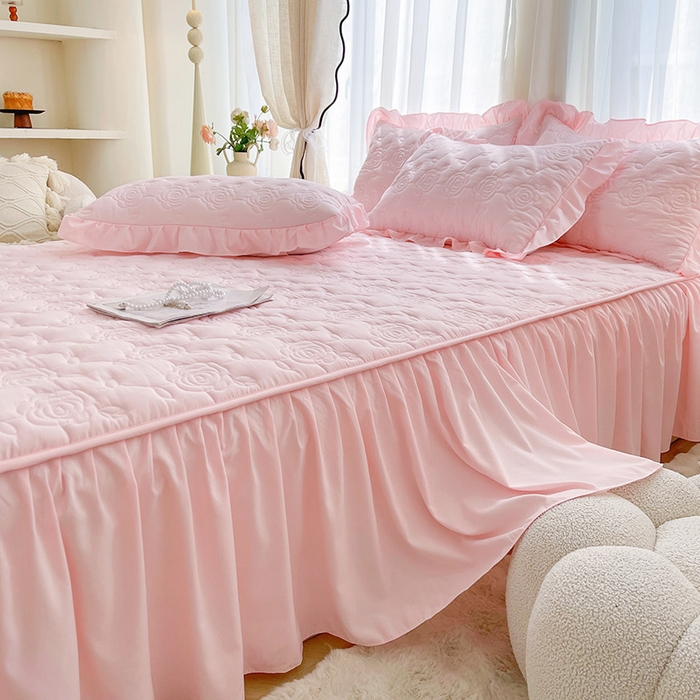 91家纺网 家纺一手货源 找家纺 鼎丰家纺 2025新款纯色夹棉床裙-玫瑰之恋 玫瑰之恋-粉