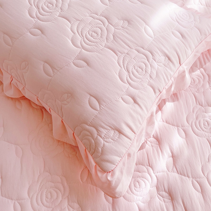 91家纺网 家纺一手货源 找家纺 鼎丰家纺 2025新款纯色夹棉床裙-玫瑰之恋 玫瑰之恋-粉