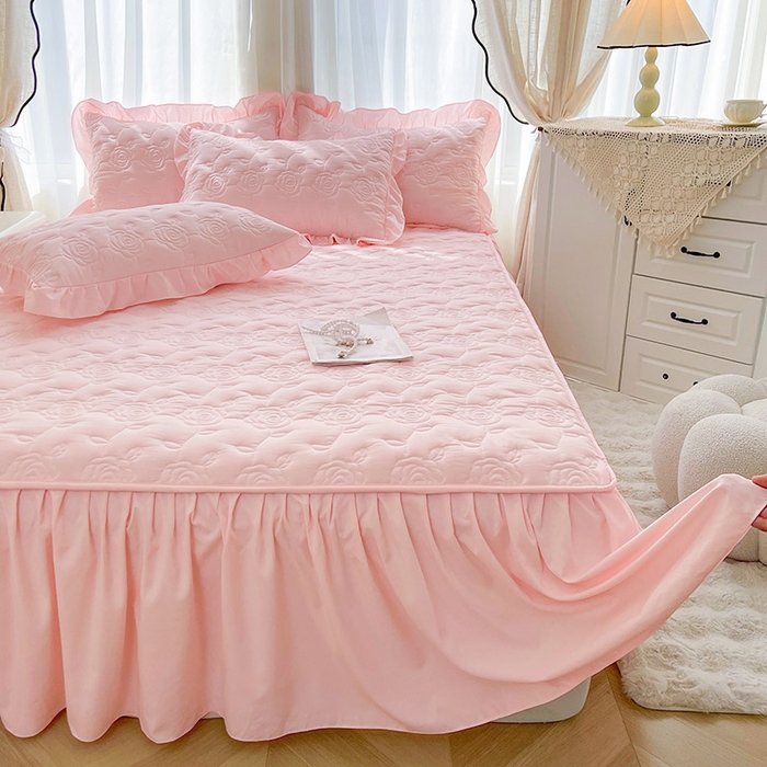 91家纺网 家纺一手货源 找家纺 鼎丰家纺 2025新款纯色夹棉床裙-玫瑰之恋 玫瑰之恋-粉