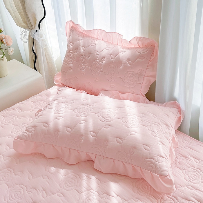 91家纺网 家纺一手货源 找家纺 鼎丰家纺 2025新款纯色夹棉床裙-玫瑰之恋 玫瑰之恋-粉