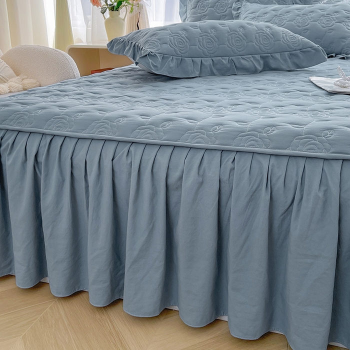 91家纺网 家纺一手货源 找家纺 鼎丰家纺 2025新款纯色夹棉床裙-玫瑰之恋 玫瑰之恋-蓝