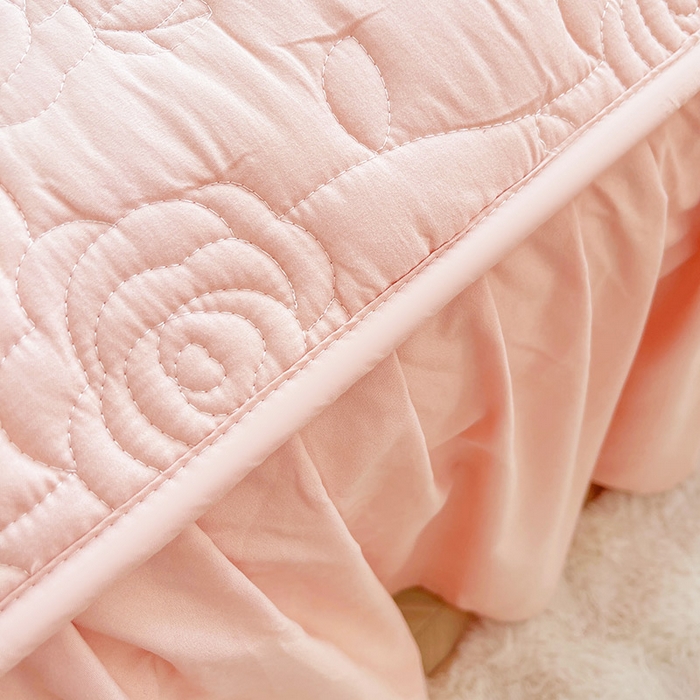 91家纺网 家纺一手货源 找家纺 鼎丰家纺 2025新款纯色夹棉床裙-玫瑰之恋 玫瑰之恋-橘粉