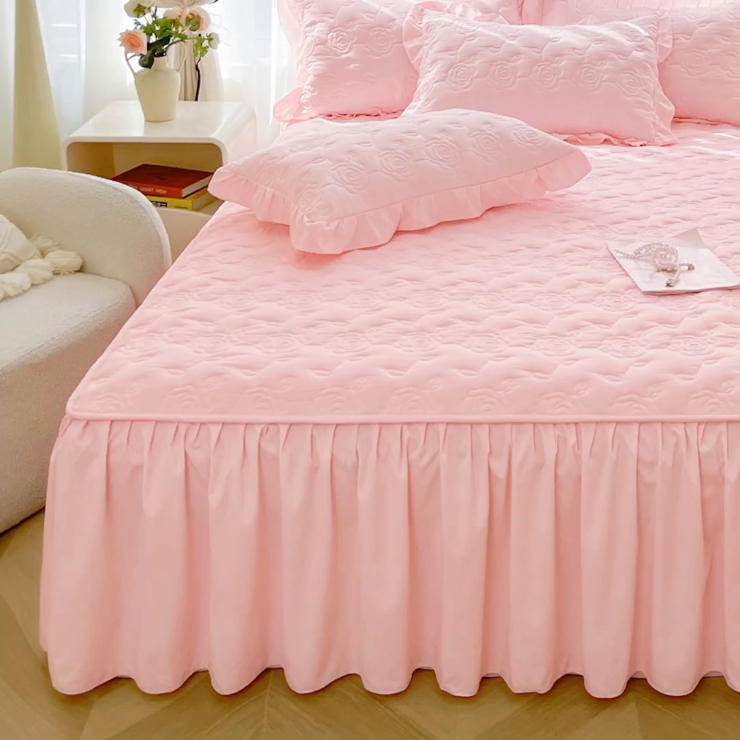 91家纺网 家纺一手货源 找家纺 鼎丰家纺 2025新款纯色夹棉床裙-玫瑰之恋 玫瑰之恋-粉