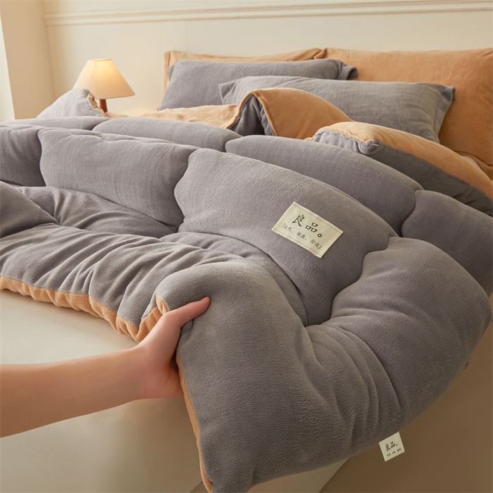 91家纺网 家纺一手货源 找家纺 吉祥家纺 2025新款牛奶绒冬被系列被子被芯 卡布奇诺