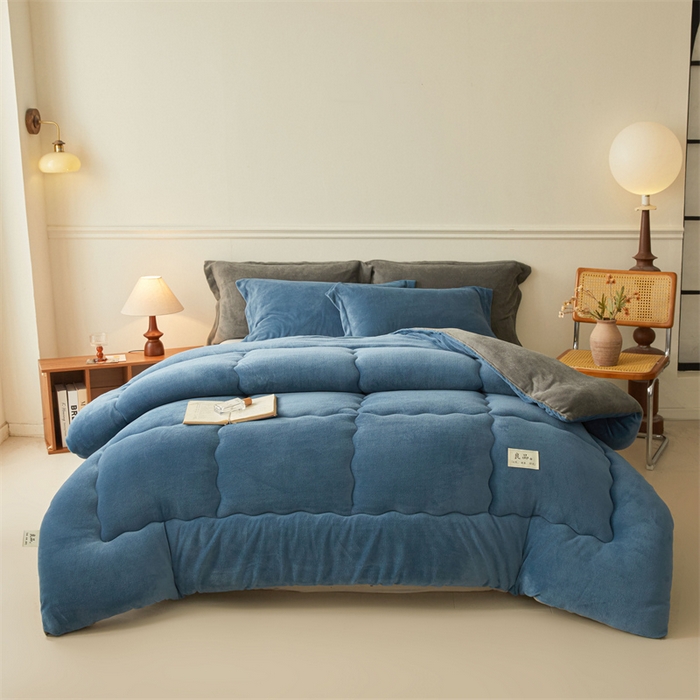 91家纺网 家纺一手货源 找家纺 吉祥家纺 2025新款牛奶绒冬被系列被子被芯 莫兰迪蓝灰