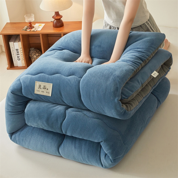 91家纺网 家纺一手货源 找家纺 吉祥家纺 2025新款牛奶绒冬被系列被子被芯 莫兰迪蓝灰