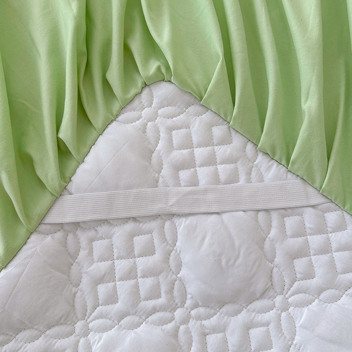 91家纺网 家纺一手货源 找家纺 （总）鼎丰家纺 2025新款纯色夹棉床裙-格影