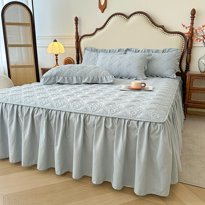 91家纺网 家纺一手货源 找家纺 鼎丰家纺 2025新款纯色夹棉床裙-格影 格影-浅灰