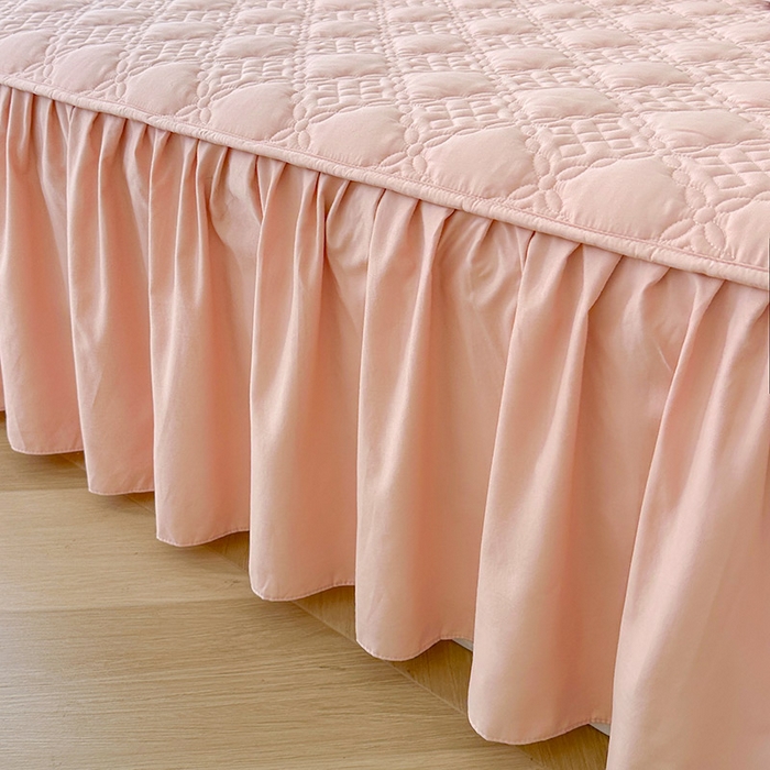 91家纺网 家纺一手货源 找家纺 鼎丰家纺 2025新款纯色夹棉床裙-格影 格影-橘粉