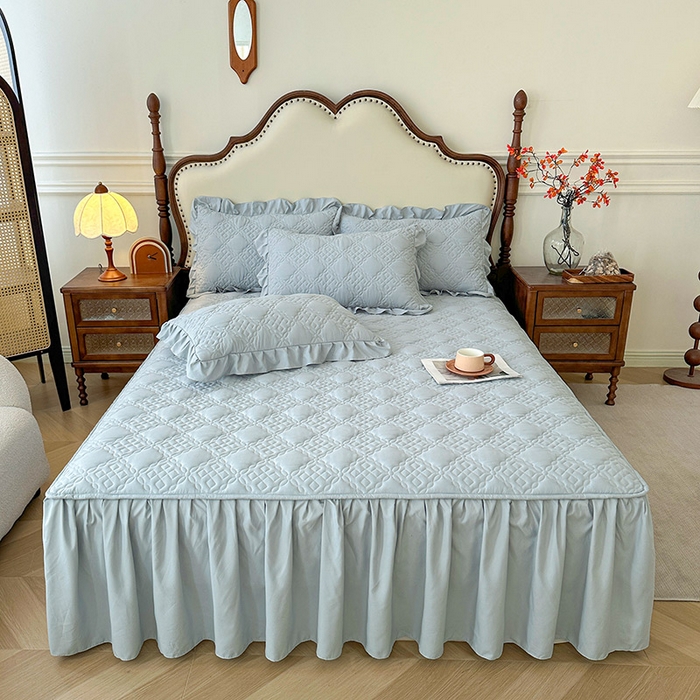 91家纺网 家纺一手货源 找家纺 鼎丰家纺 2025新款纯色夹棉床裙-格影 格影-浅灰