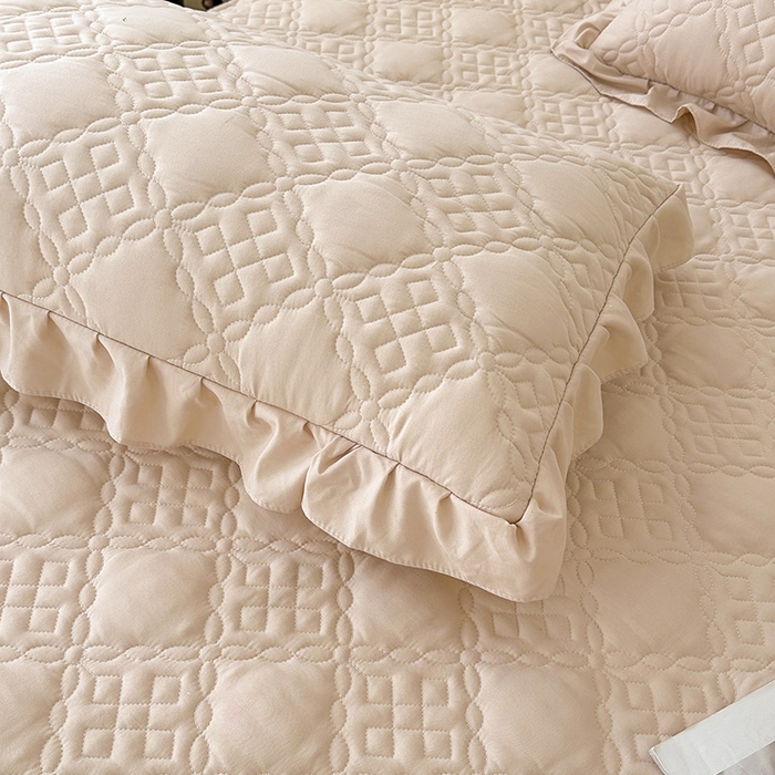 91家纺网 家纺一手货源 找家纺 鼎丰家纺 2025新款纯色夹棉床裙-格影 格影-卡其