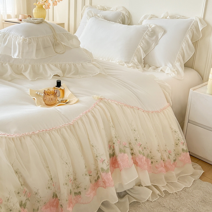 91家纺网 家纺一手货源 找家纺 鼎丰家纺 2025新款蕾丝雪纺花边四件套-悦夏花影系列 悦夏花影-奶白