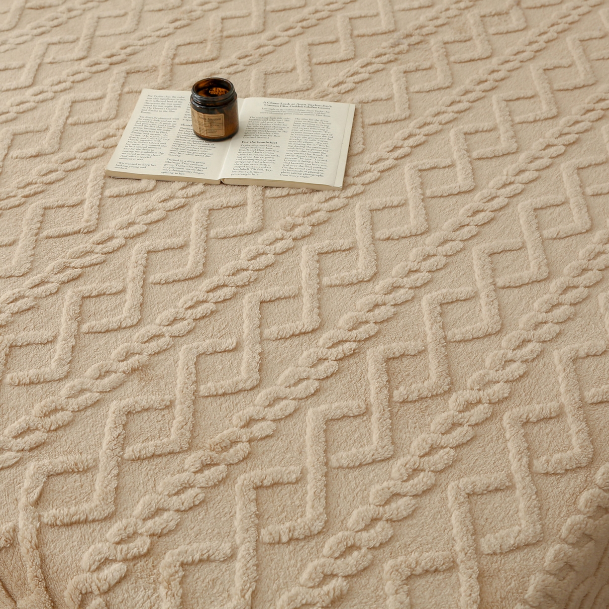 91家纺网 家纺一手货源 找家纺 （总）亚龙工厂店 2025新款亲肤舒适塔肤绒床笠三件套