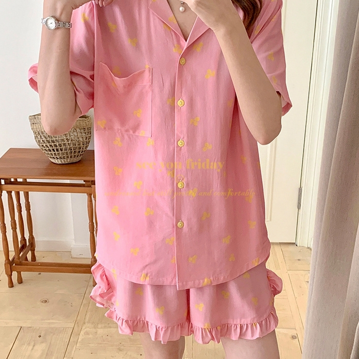 91家纺网 家纺一手货源 找家纺 妍景家居生活馆 2025新款韩系小翻领樱桃套装 韩系翻领小樱桃-粉色