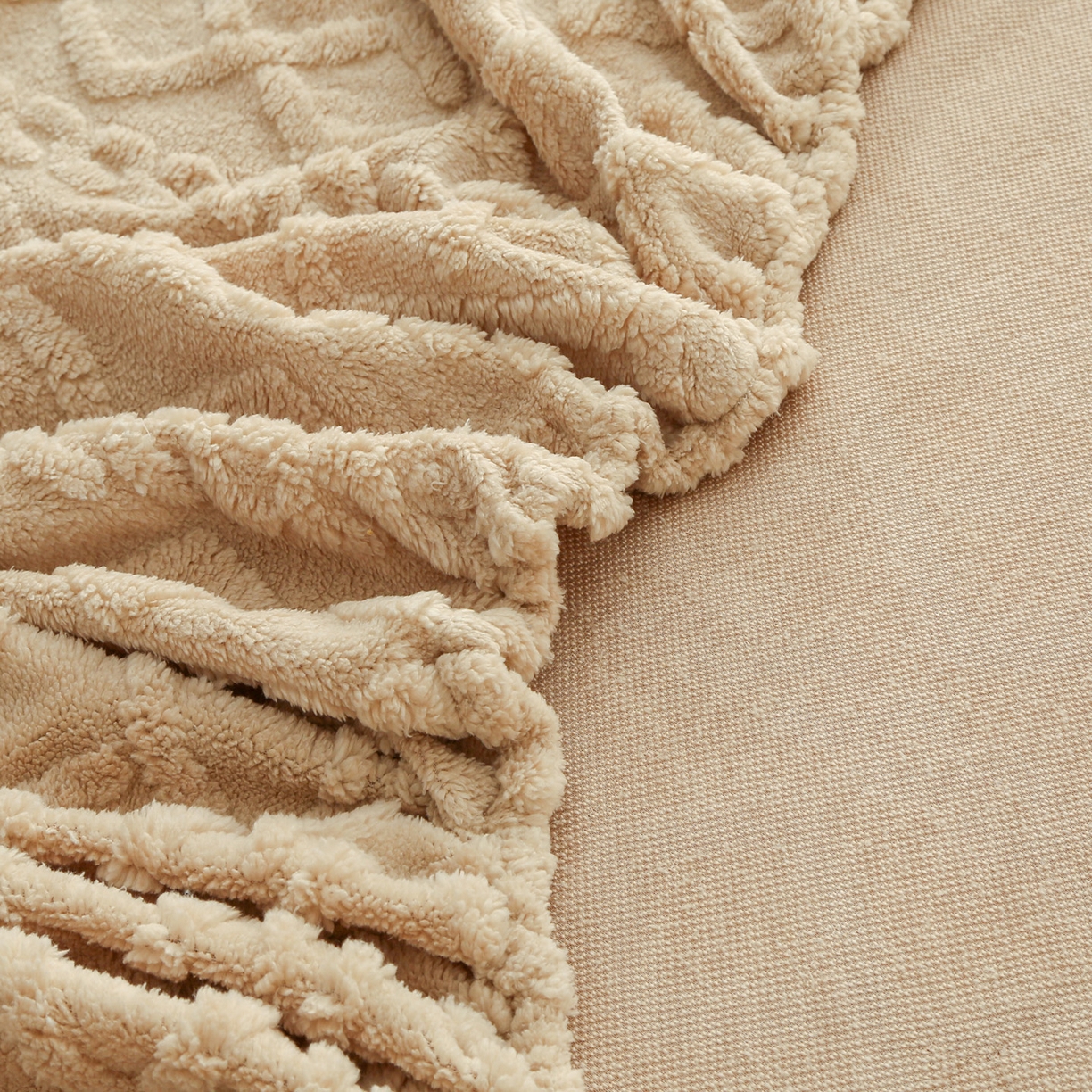 91家纺网 家纺一手货源 找家纺 （总）亚龙工厂店 2025新款亲肤舒适塔肤绒床笠三件套