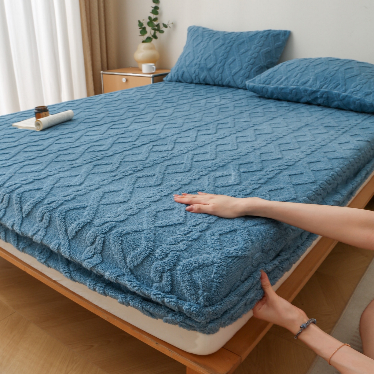 91家纺网 家纺一手货源 找家纺 （总）亚龙工厂店 2025新款亲肤舒适塔肤绒床笠三件套