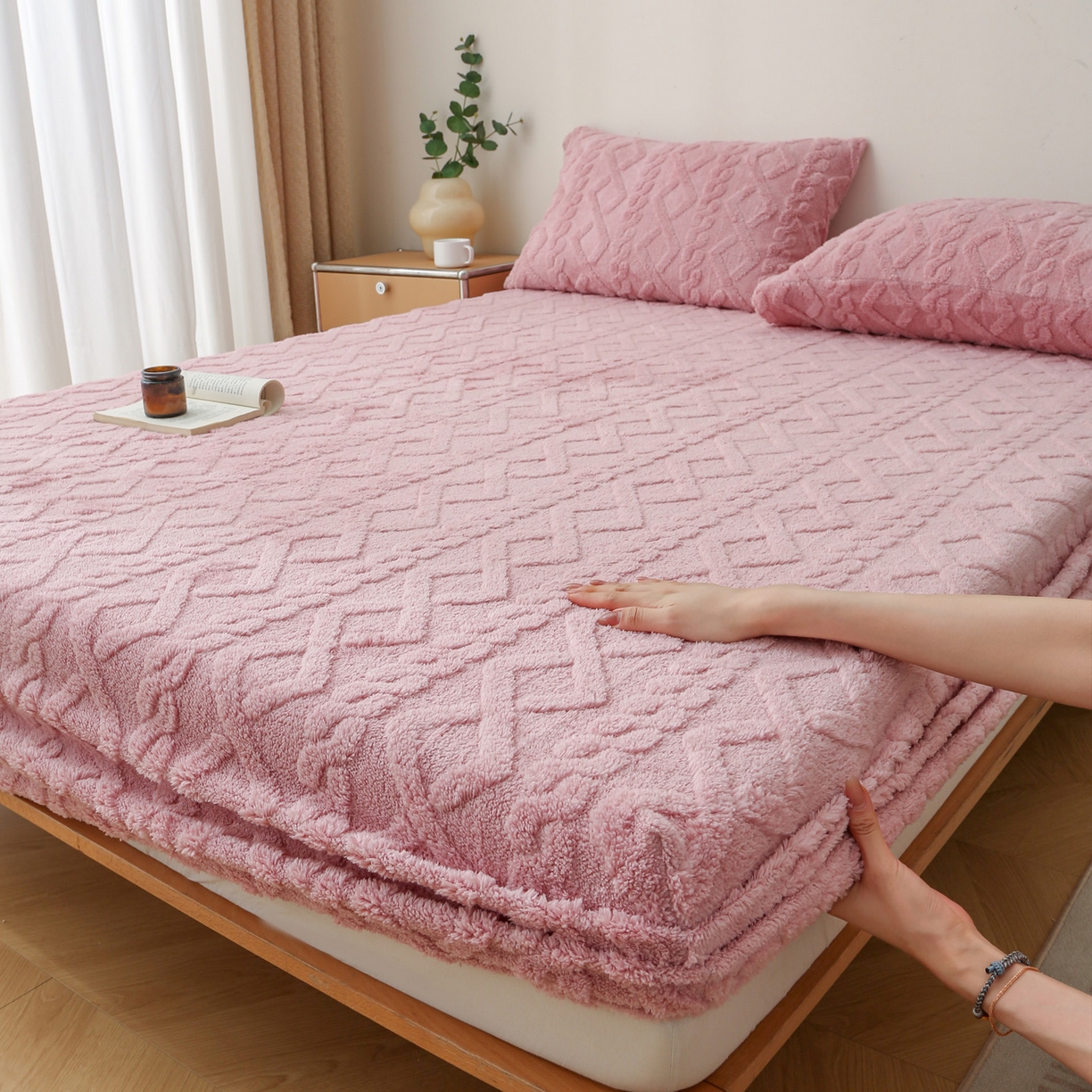 91家纺网 家纺一手货源 找家纺 （总）亚龙工厂店 2025新款亲肤舒适塔肤绒床笠三件套