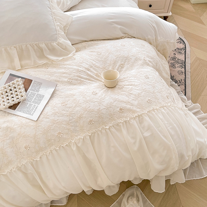 91家纺网 家纺一手货源 找家纺 鼎丰家纺 2025新款立体蕾丝雪纺花边四件套-月光花园系列 月光花园-奶白