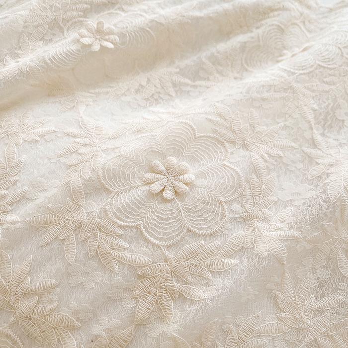 91家纺网 家纺一手货源 找家纺 鼎丰家纺 2025新款立体蕾丝雪纺花边四件套-月光花园系列 月光花园-奶白
