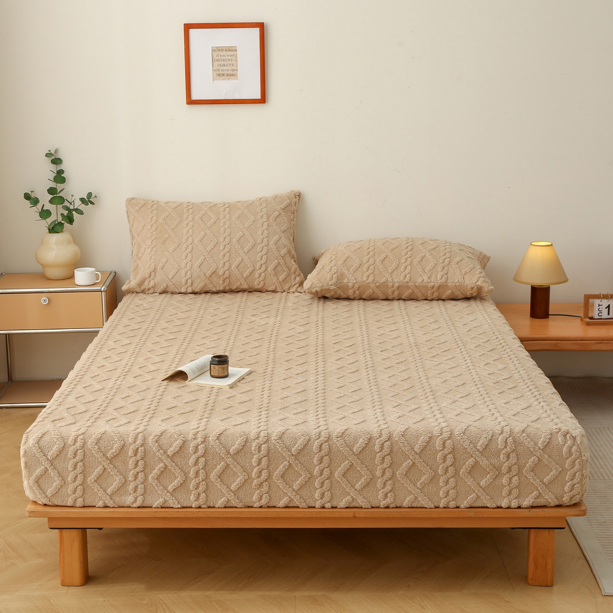 91家纺网 家纺一手货源 找家纺 亚龙工厂店 2025新款亲肤舒适塔肤绒床笠三件套 卡其色