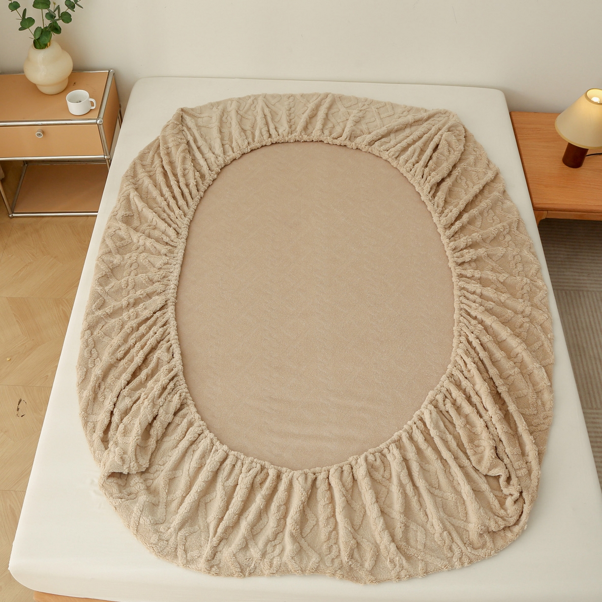 91家纺网 家纺一手货源 找家纺 亚龙工厂店 2025新款亲肤舒适塔肤绒床笠三件套 卡其色