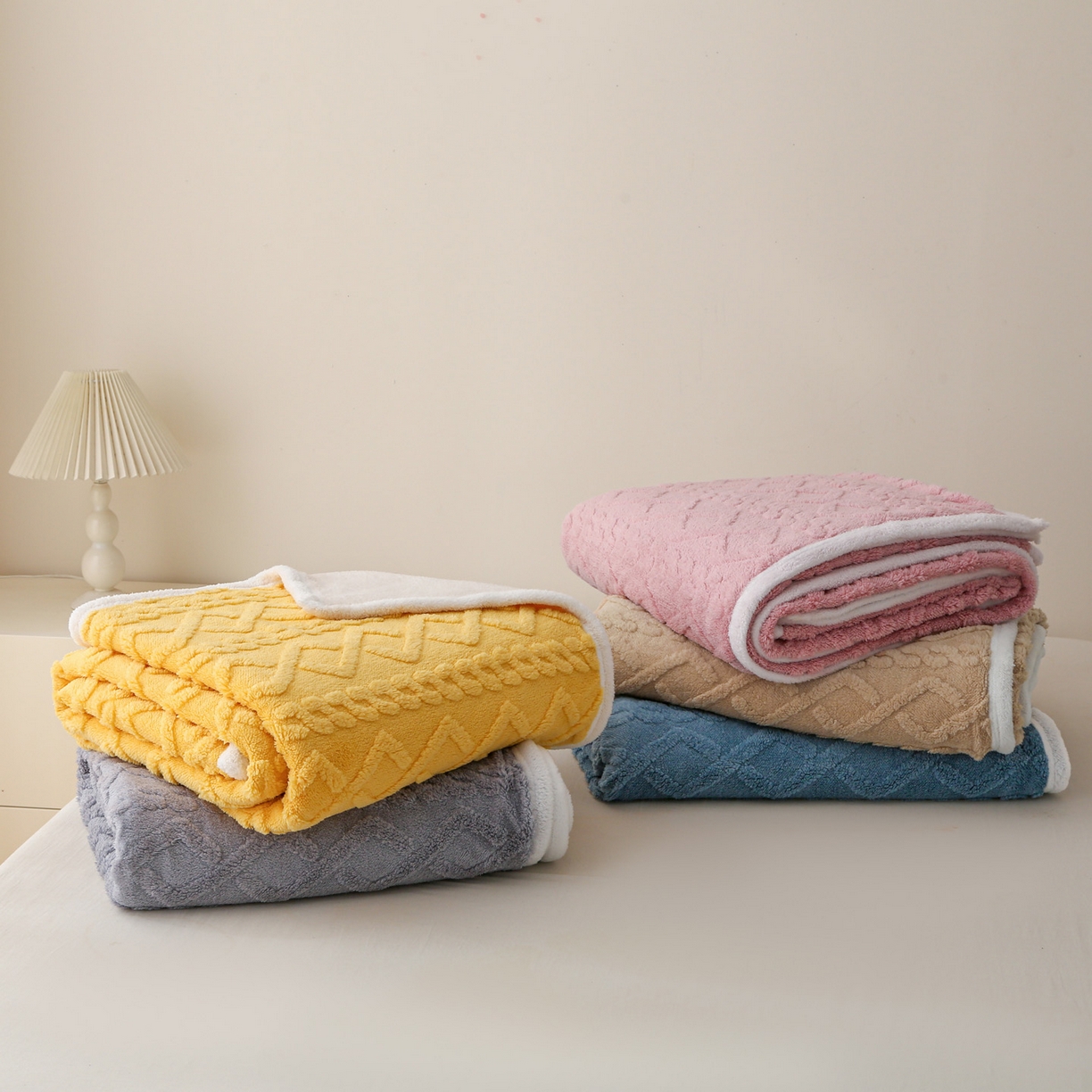 91家纺网 家纺一手货源 找家纺 （总）亚龙工厂店 2025新款亲肤舒适塔肤绒毛毯盖毯毯子