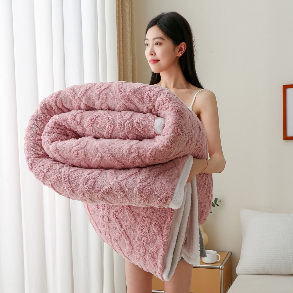 91家纺网 家纺一手货源 找家纺 （总）亚龙工厂店 2025新款亲肤舒适塔肤绒毛毯盖毯毯子