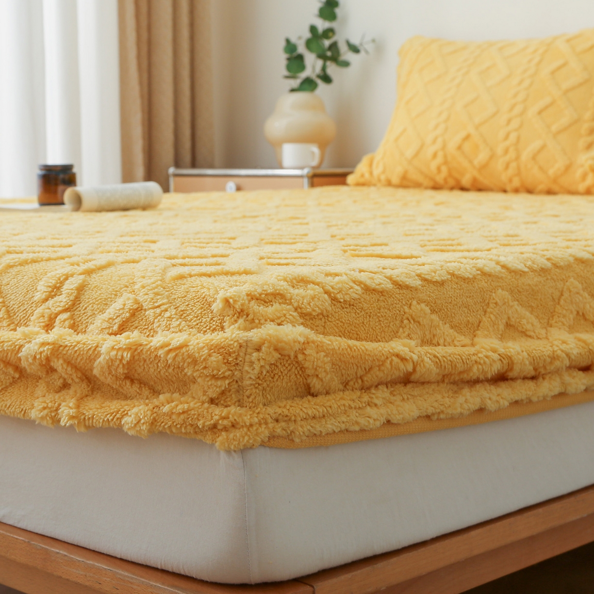 91家纺网 家纺一手货源 找家纺 亚龙工厂店 2025新款亲肤舒适塔肤绒床笠三件套 黄色