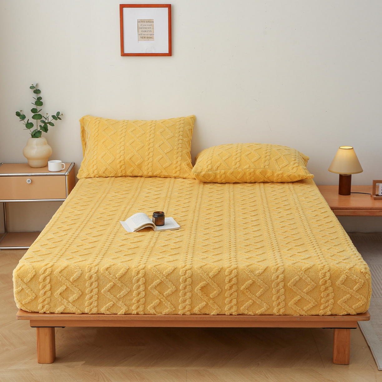 91家纺网 家纺一手货源 找家纺 亚龙工厂店 2025新款亲肤舒适塔肤绒床笠三件套 黄色