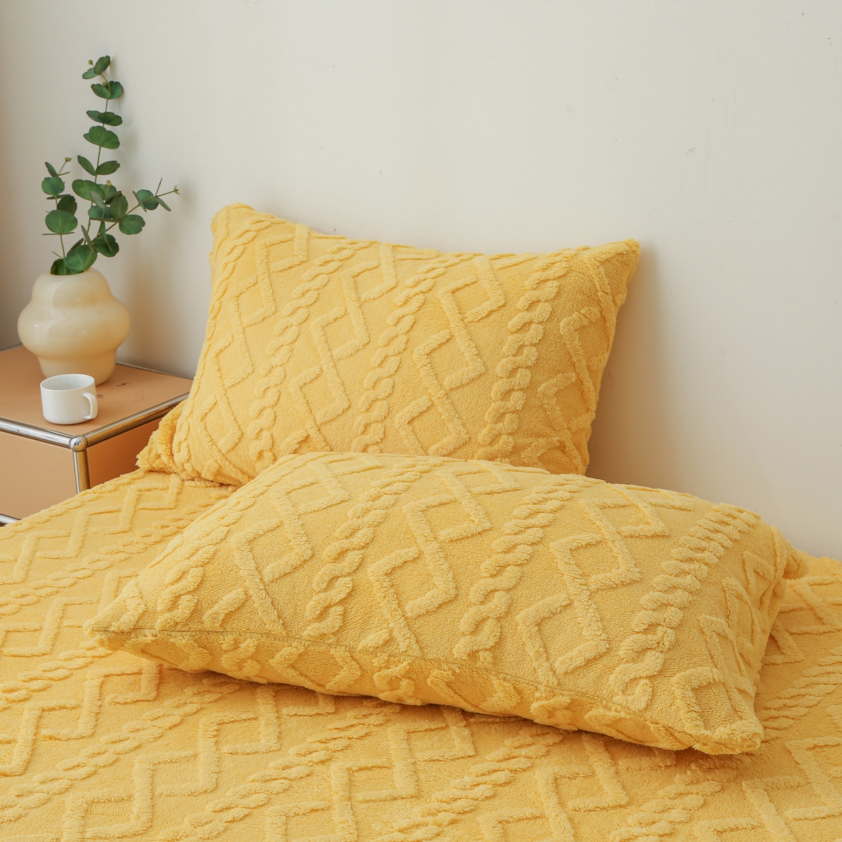 91家纺网 家纺一手货源 找家纺 亚龙工厂店 2025新款亲肤舒适塔肤绒床笠三件套 黄色