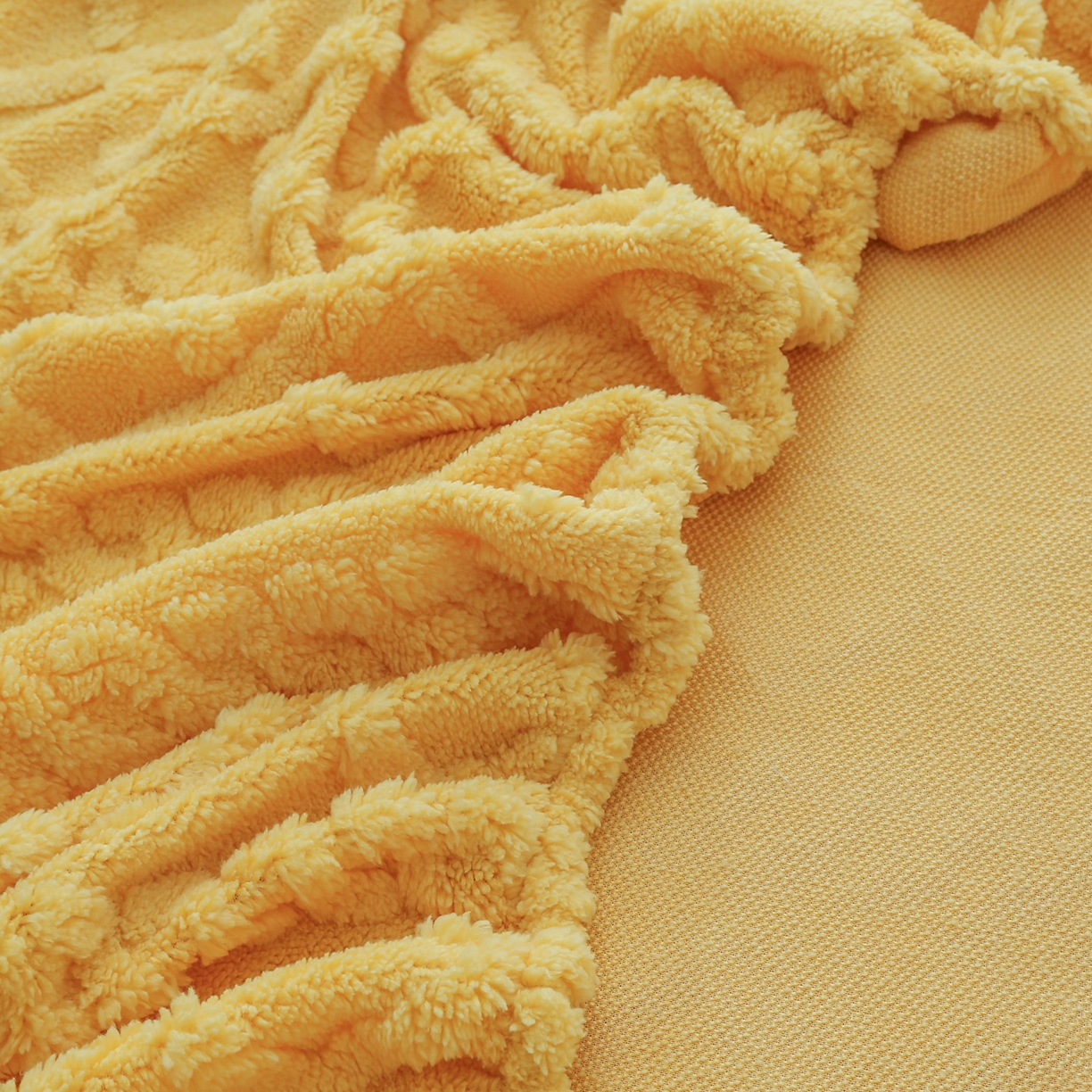 91家纺网 家纺一手货源 找家纺 亚龙工厂店 2025新款亲肤舒适塔肤绒床笠三件套 黄色