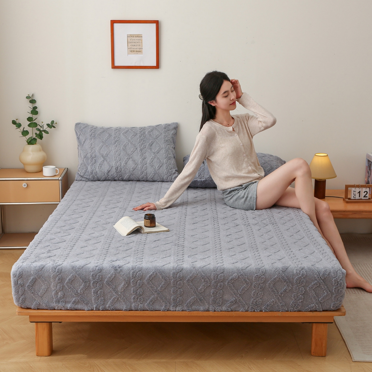 91家纺网 家纺一手货源 找家纺 亚龙工厂店 2025新款亲肤舒适塔肤绒床笠三件套 灰色