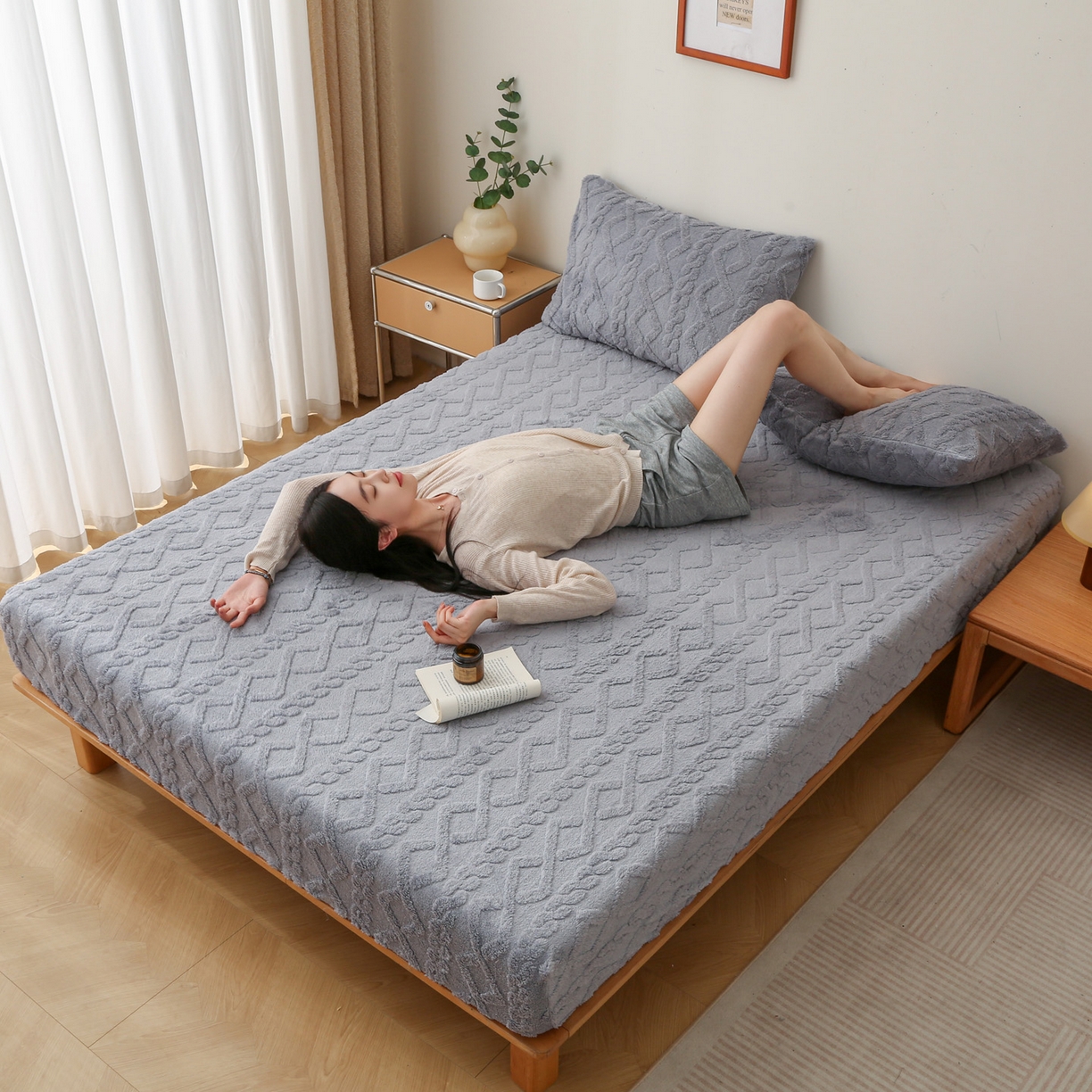 91家纺网 家纺一手货源 找家纺 亚龙工厂店 2025新款亲肤舒适塔肤绒床笠三件套 灰色