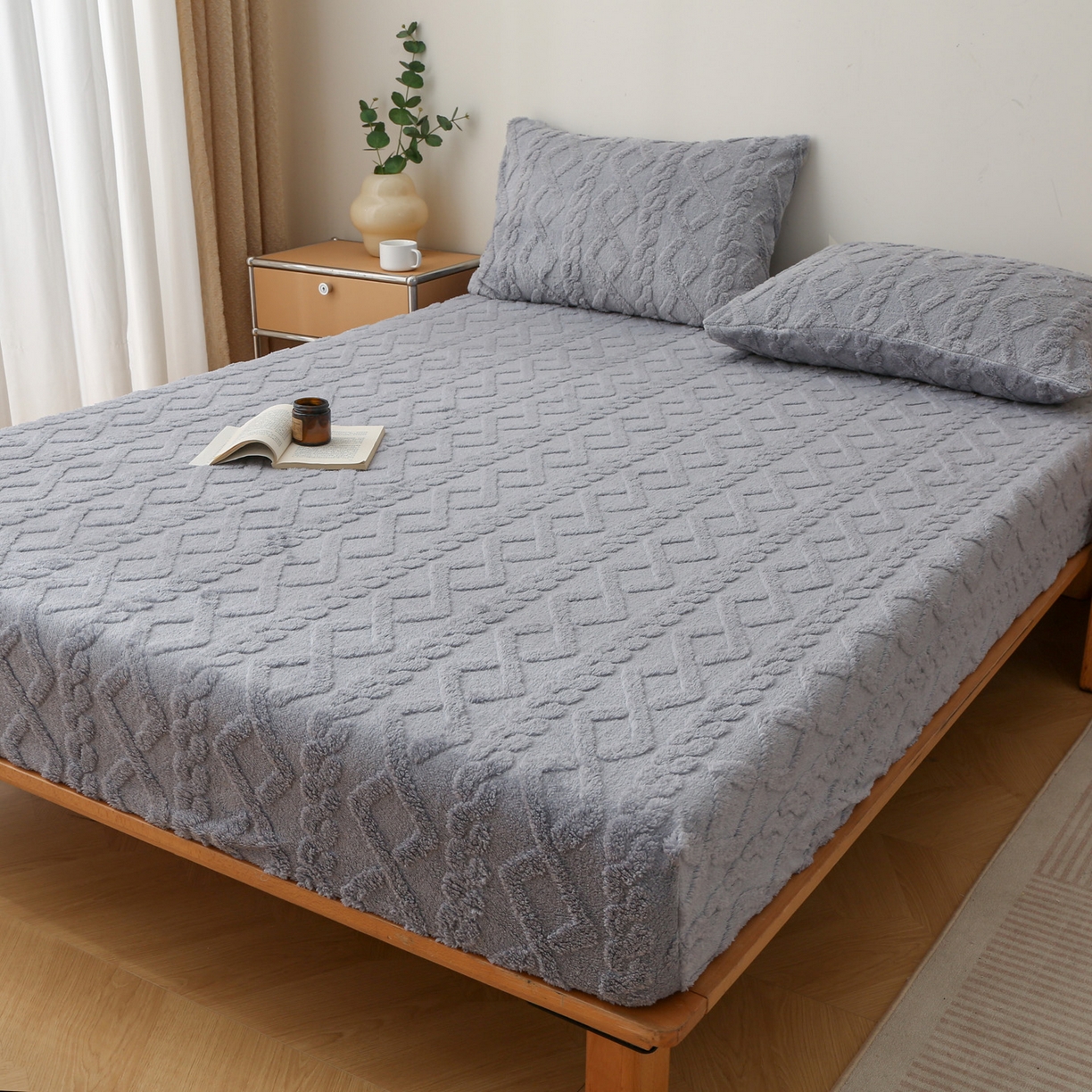 91家纺网 家纺一手货源 找家纺 亚龙工厂店 2025新款亲肤舒适塔肤绒床笠三件套 灰色