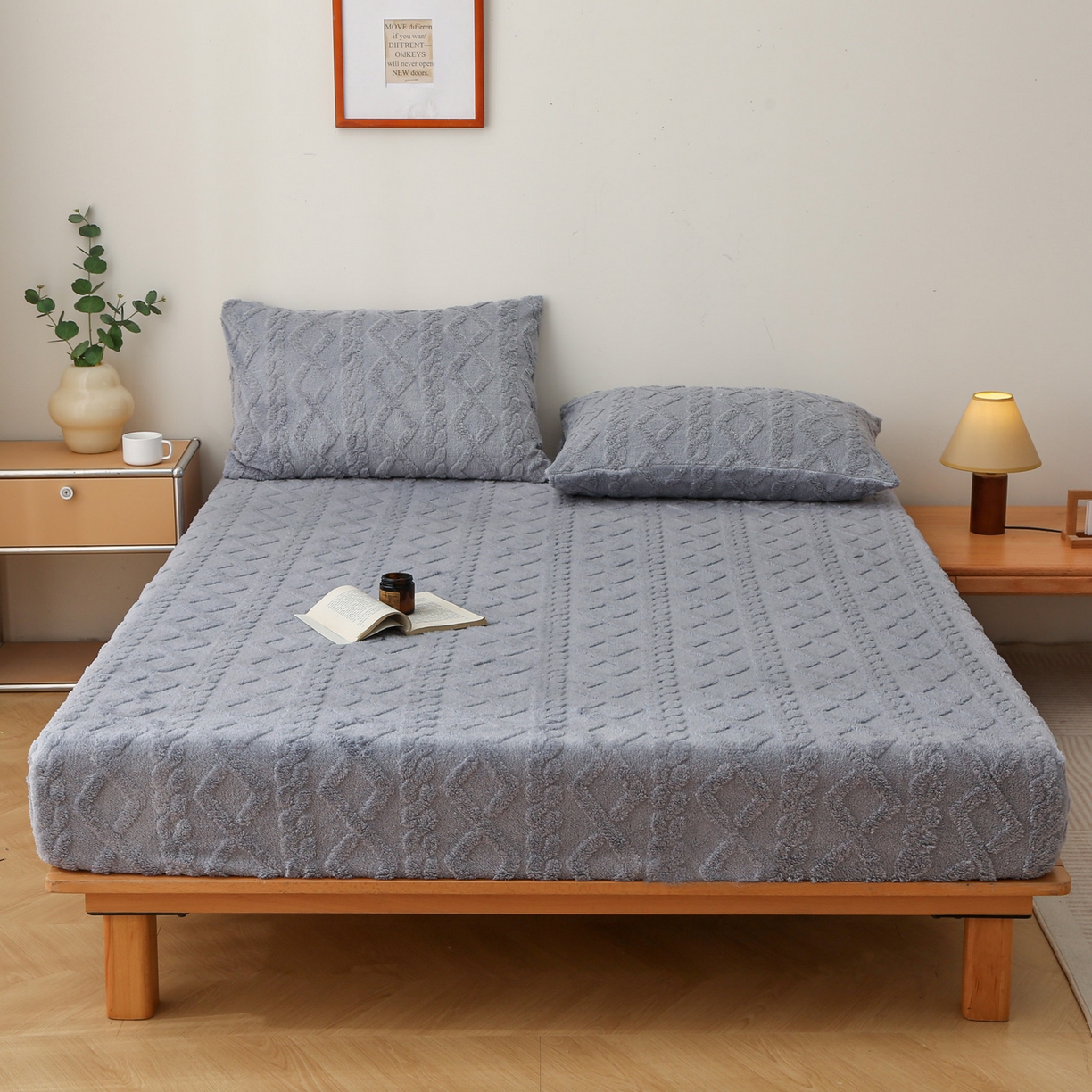 91家纺网 家纺一手货源 找家纺 亚龙工厂店 2025新款亲肤舒适塔肤绒床笠三件套 灰色