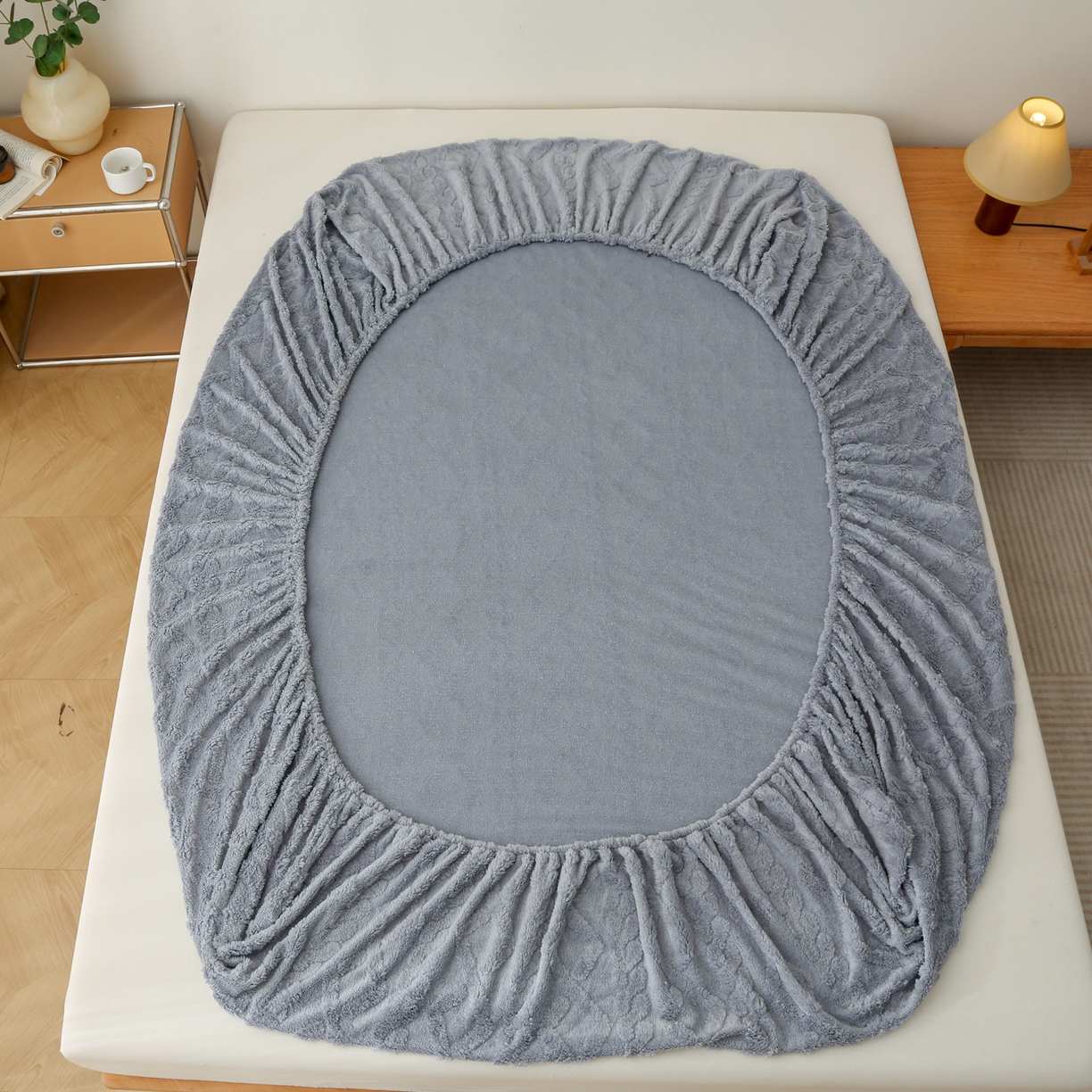 91家纺网 家纺一手货源 找家纺 亚龙工厂店 2025新款亲肤舒适塔肤绒床笠三件套 灰色