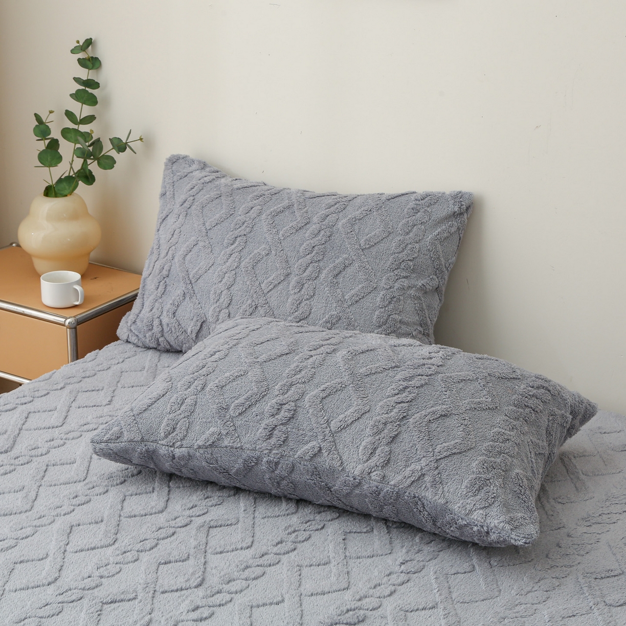 91家纺网 家纺一手货源 找家纺 亚龙工厂店 2025新款亲肤舒适塔肤绒床笠三件套 灰色