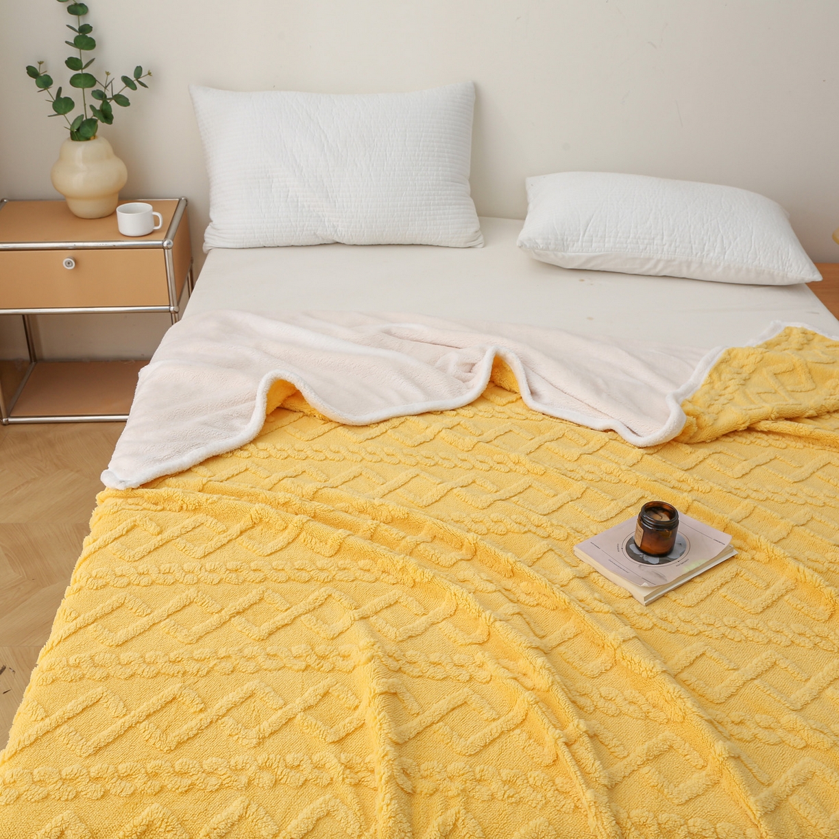 91家纺网 家纺一手货源 找家纺 亚龙工厂店 2025新款亲肤舒适塔肤绒毛毯盖毯毯子 黄色