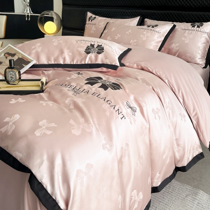 91家纺网 家纺一手货源 找家纺 金牛座家纺 2025新款贡缎提花磨毛亲肤棉刺绣四件套-蝴蝶结 蝴蝶结-豆沙粉