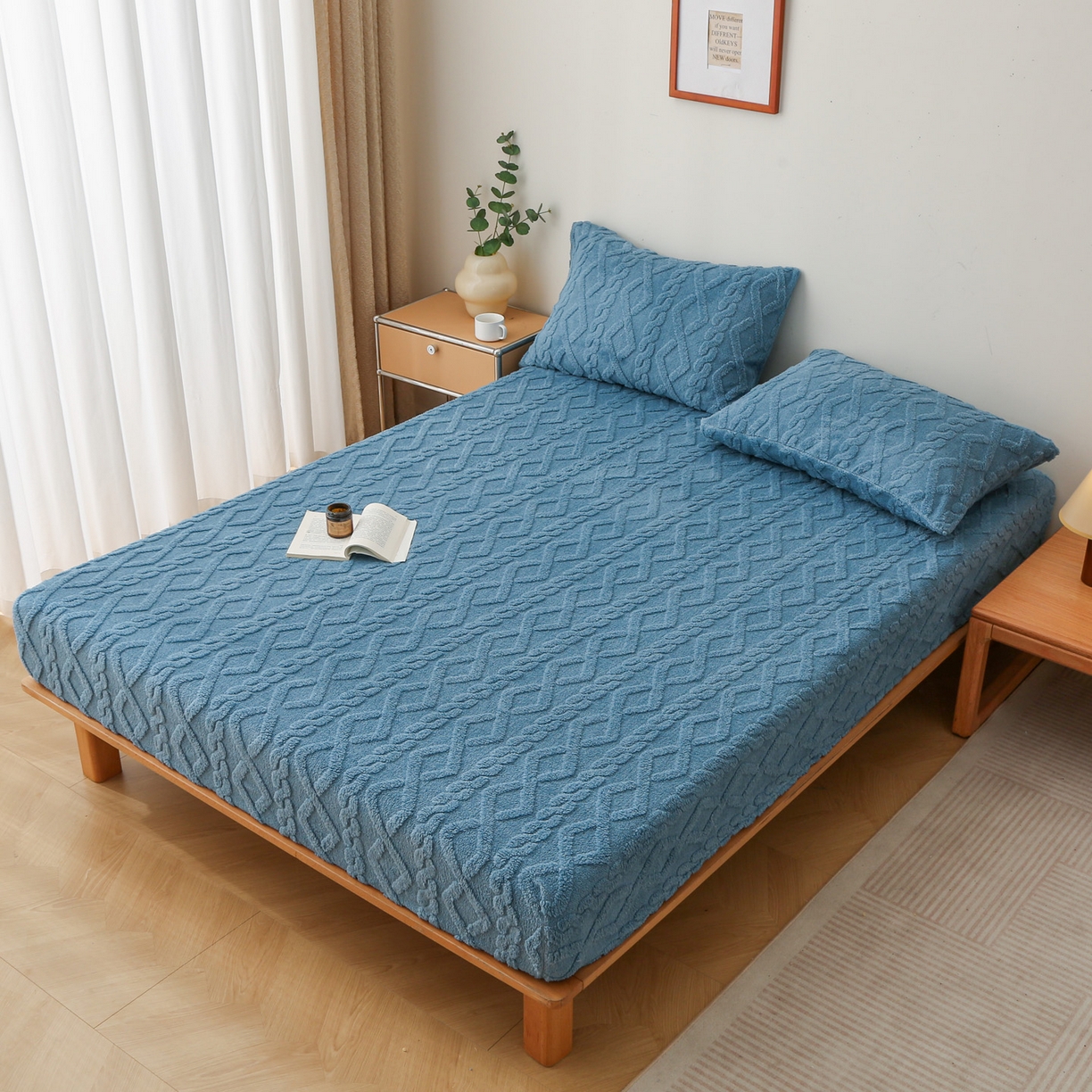 91家纺网 家纺一手货源 找家纺 亚龙工厂店 2025新款亲肤舒适塔肤绒床笠三件套 蓝色