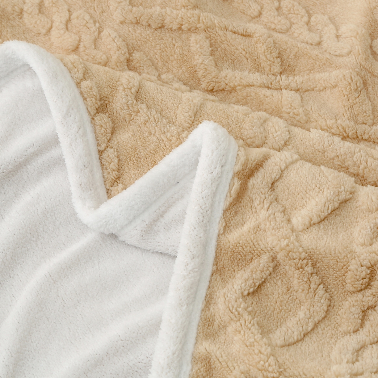 91家纺网 家纺一手货源 找家纺 亚龙工厂店 2025新款亲肤舒适塔肤绒毛毯盖毯毯子 卡其色