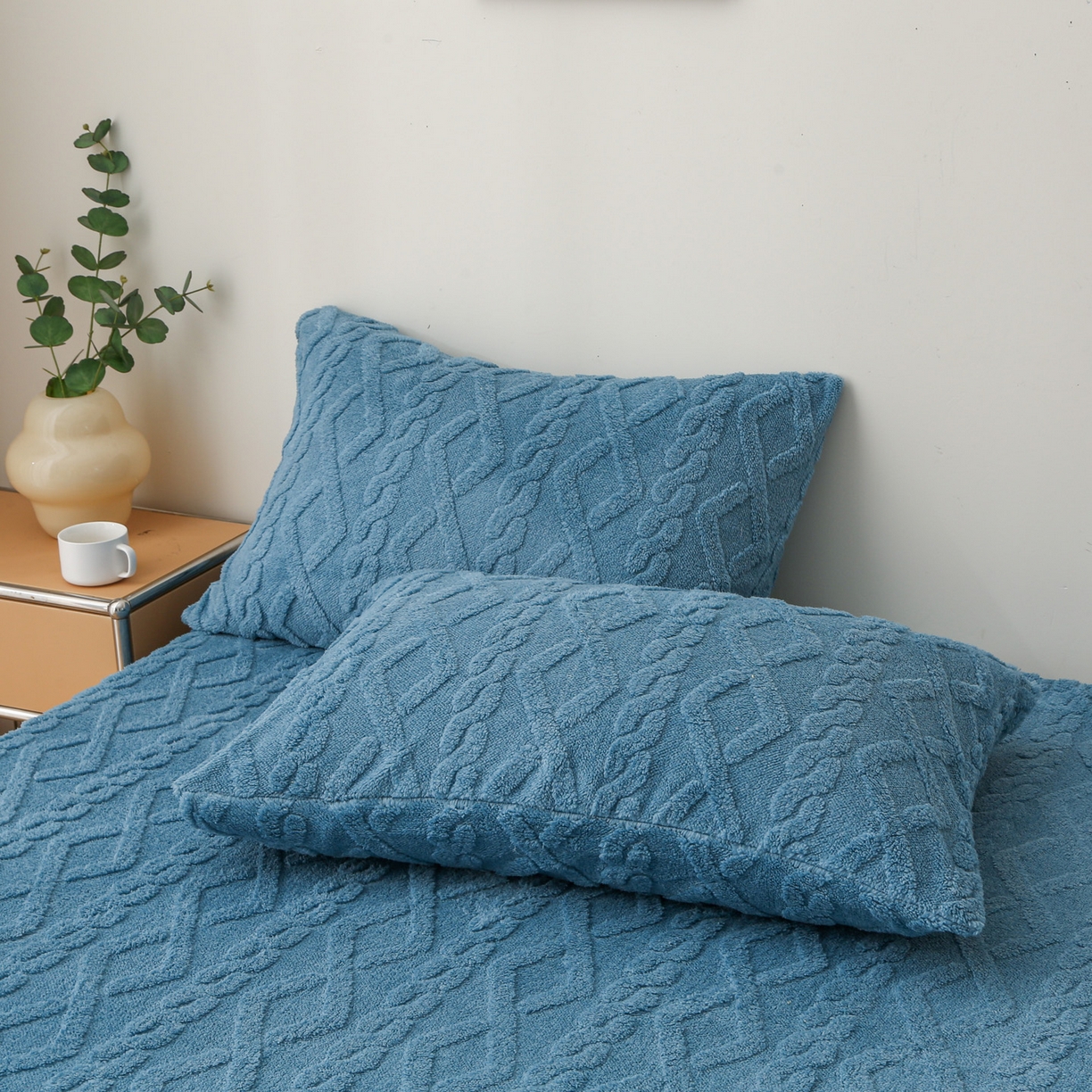 91家纺网 家纺一手货源 找家纺 亚龙工厂店 2025新款亲肤舒适塔肤绒床笠三件套 蓝色