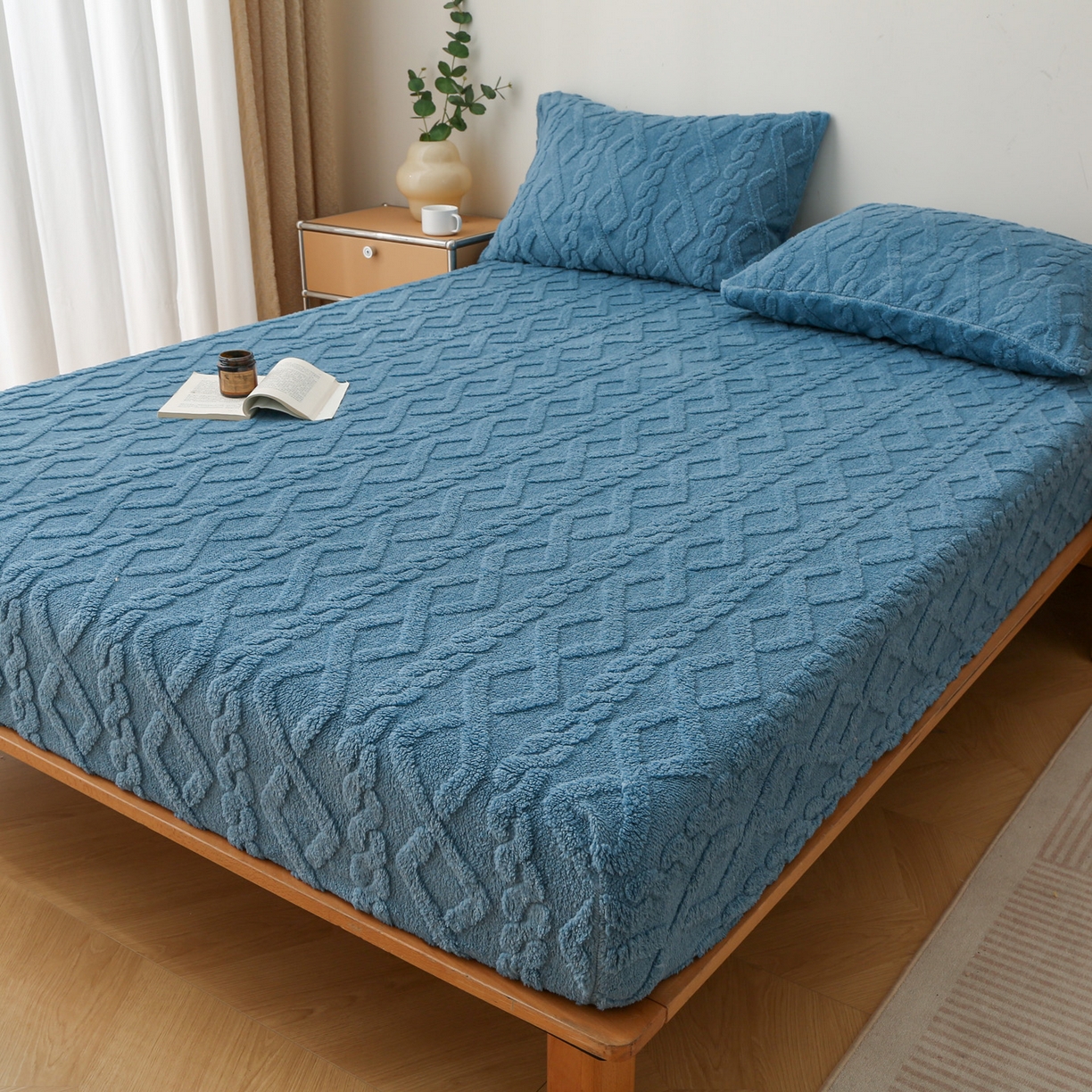 91家纺网 家纺一手货源 找家纺 亚龙工厂店 2025新款亲肤舒适塔肤绒床笠三件套 蓝色